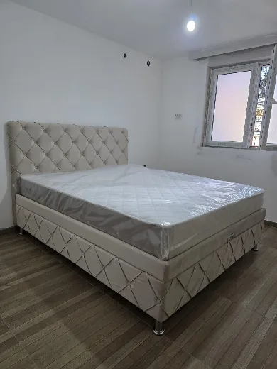 Elit Box Čester — Passat 204